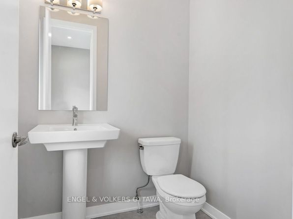 302 Canadensis Ln, Ottawa, ON K2J 6X8