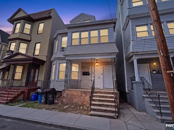 647 19th St, Newark, NJ 07103