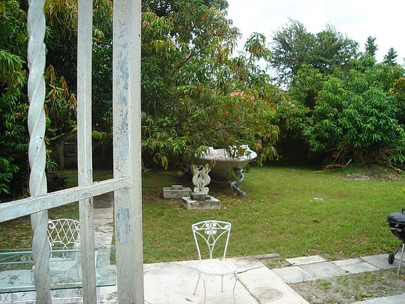 5th image of 435 NW 90th St