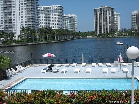 5th image of 2780 NE 183rd St APT 1710