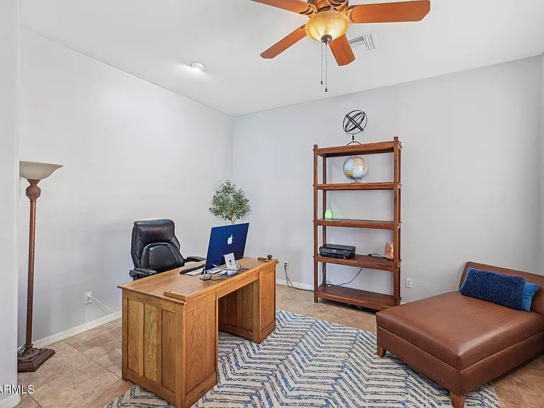 351 N Cloverfield Cir — Photo 40