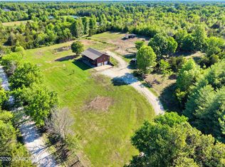 8700 N Hartley Rd, Hallsville, MO 65255