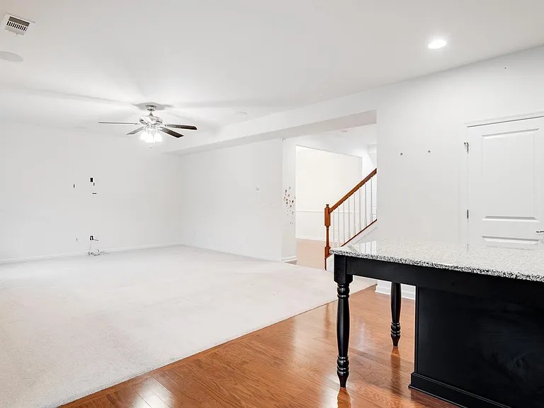 2074 Morton Dr — Photo 11
