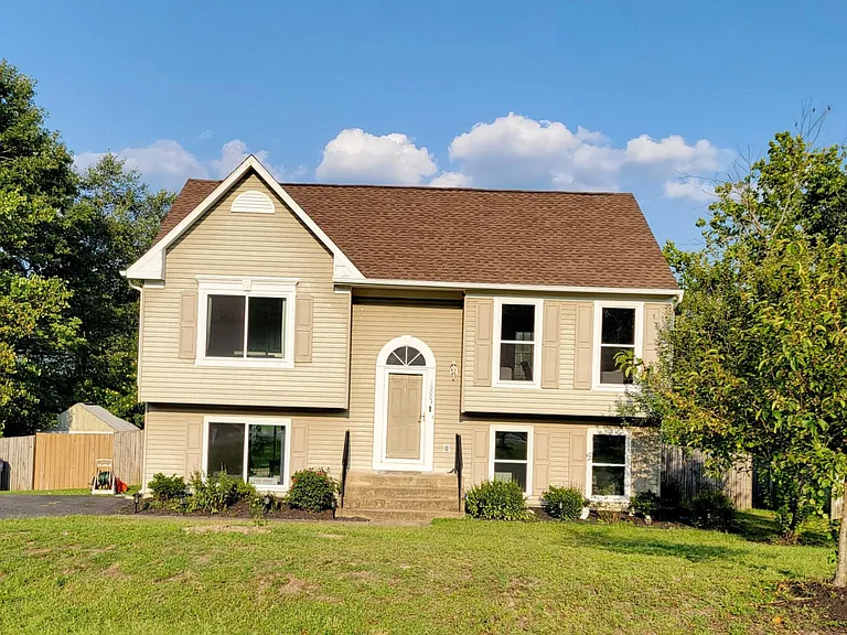 10003 Erlwood Ct — Photo 1