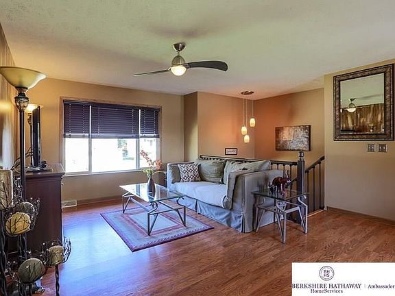 3rd image of 10217 Weir St