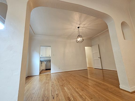 Dining Room- hardwood floors throughout