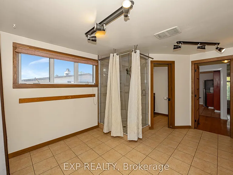 21 Southview Cres — Photo 17