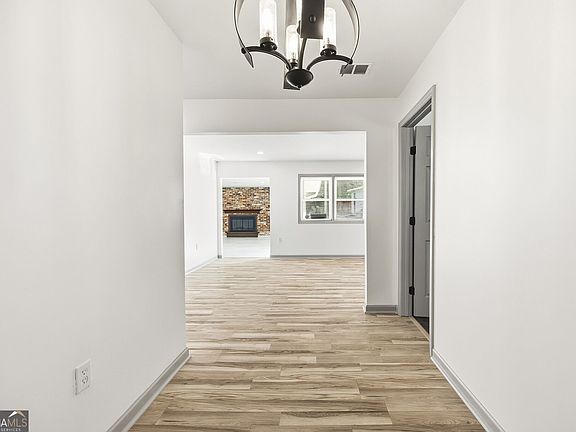 5th image of 145 Wall St
