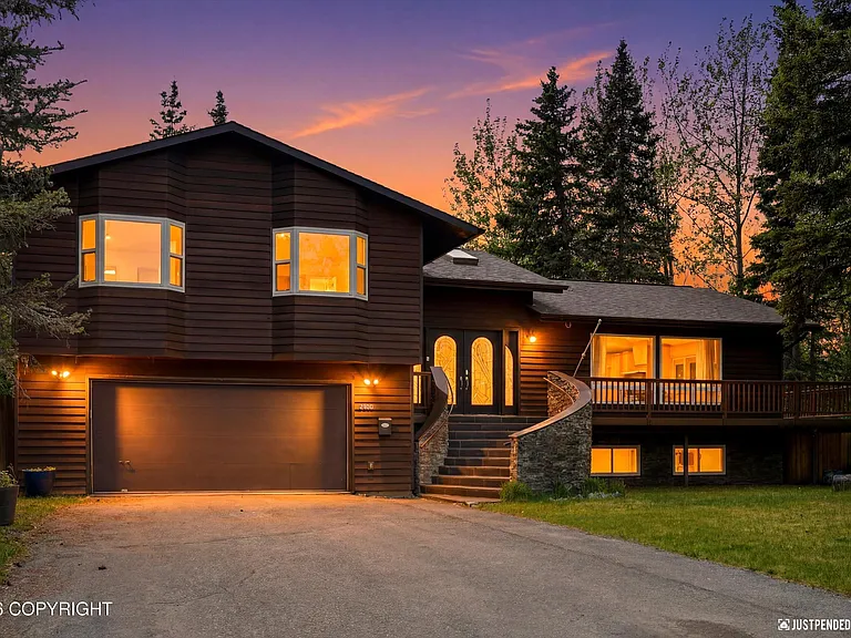 2100 Churchill Dr — Photo 1