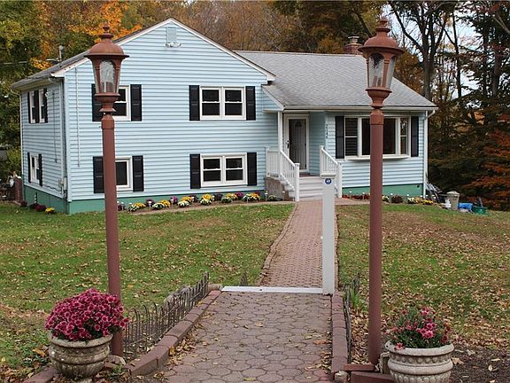 2nd image of 2346 Hawthorne Dr
