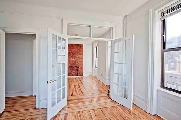 Rented by ROOM Real Estate | media 10