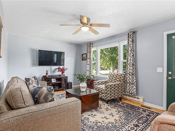 5th image of 193 Holly Ave