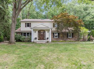 1388 Laurelhurst Dr, Temperance, MI 48182
