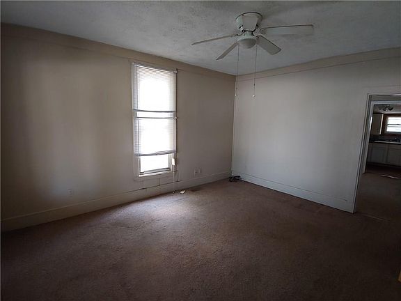 4th image of 601 E Park Ave