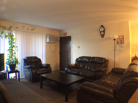 5th image of 3618 Salem Walk APT B1