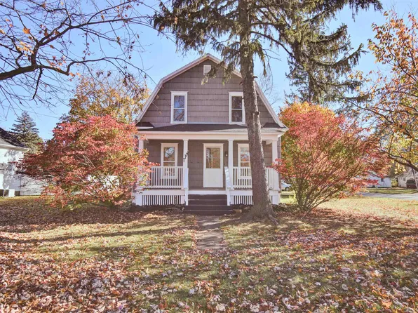 137 6th St, Breckenridge, MI 48615