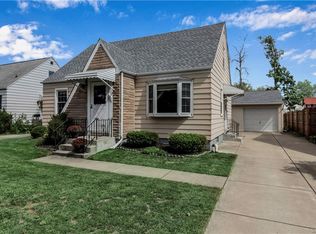 121 Woodridge Ave, Cheektowaga, NY 14225