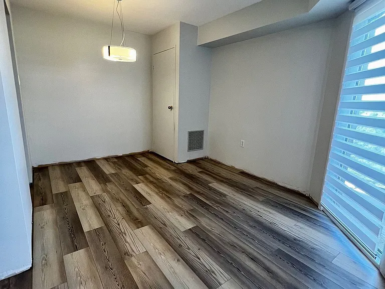 858 Commissioners Rd E #905 — Photo 12