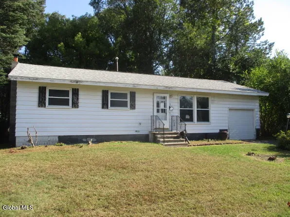 1 Thoroughbred Lane, Albany, NY 12205