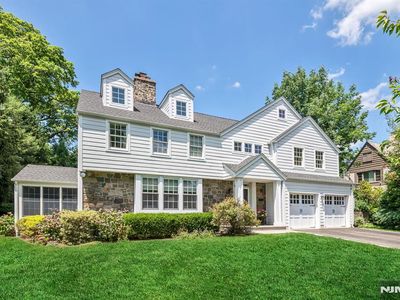 37 Sutton Dr, Ho Ho Kus, NJ, 07423