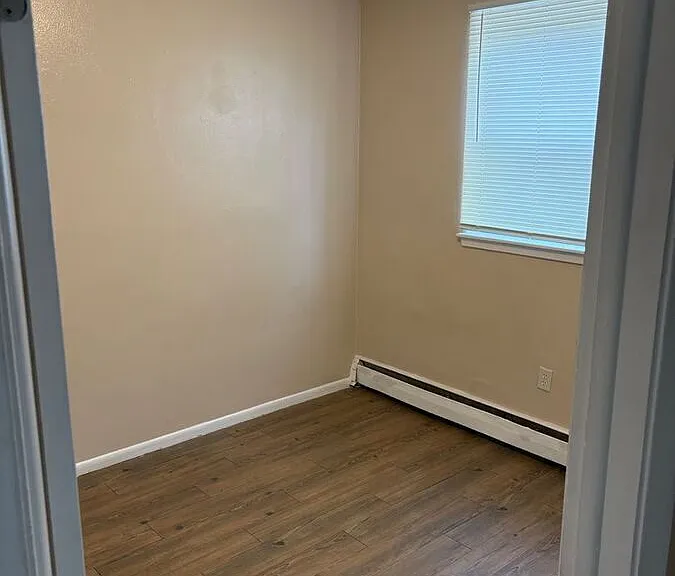 1015 York Ave #18 — Photo 9
