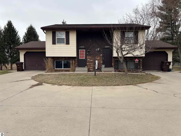 1040 S Lincoln Rd, Mount Pleasant, MI 48858
