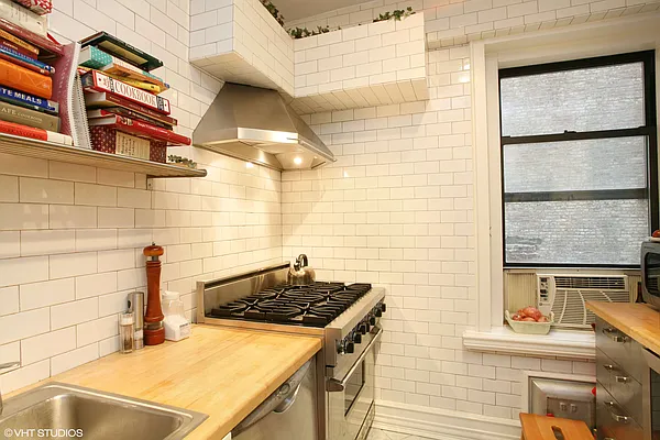 Sold by The Bamberger Group | media 22