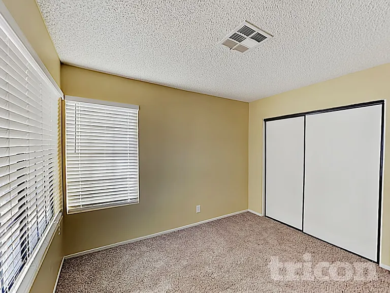 625 Freeburg Pl — Photo 26