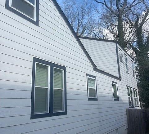 3rd image of 1440 Westmont Rd SW