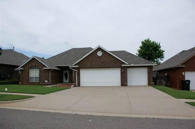 1st image of 1805 Parkway Dr