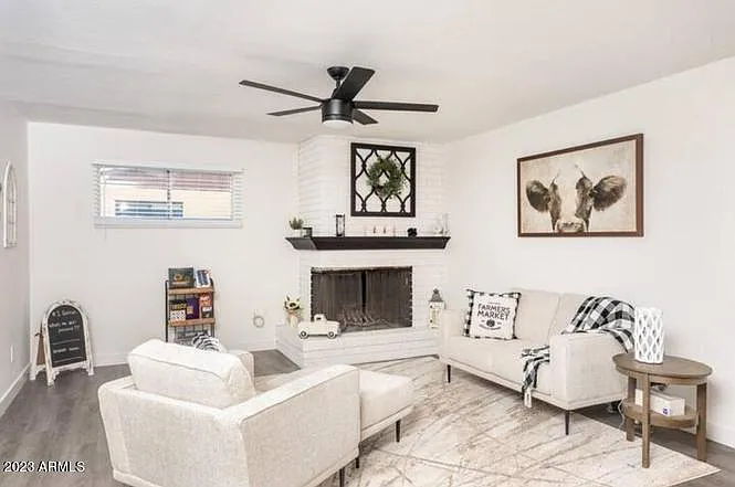 122 E Del Rio Dr — Photo 11