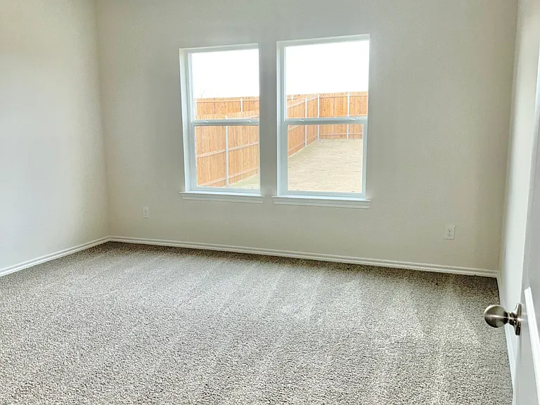 920 Jefferson Way — Photo 6
