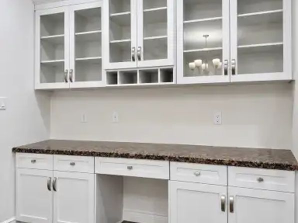 4 bedroom rental in Surrey — photo 7