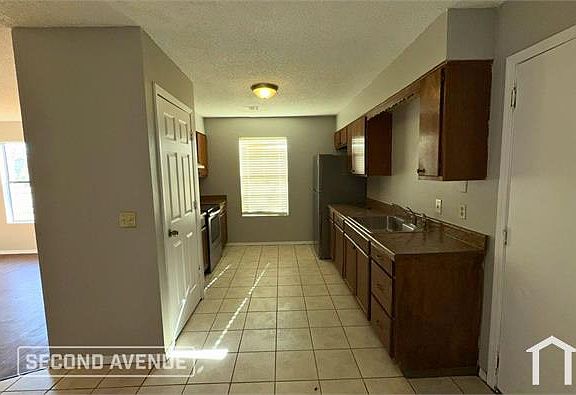 2nd image of 313 NW 121st St
