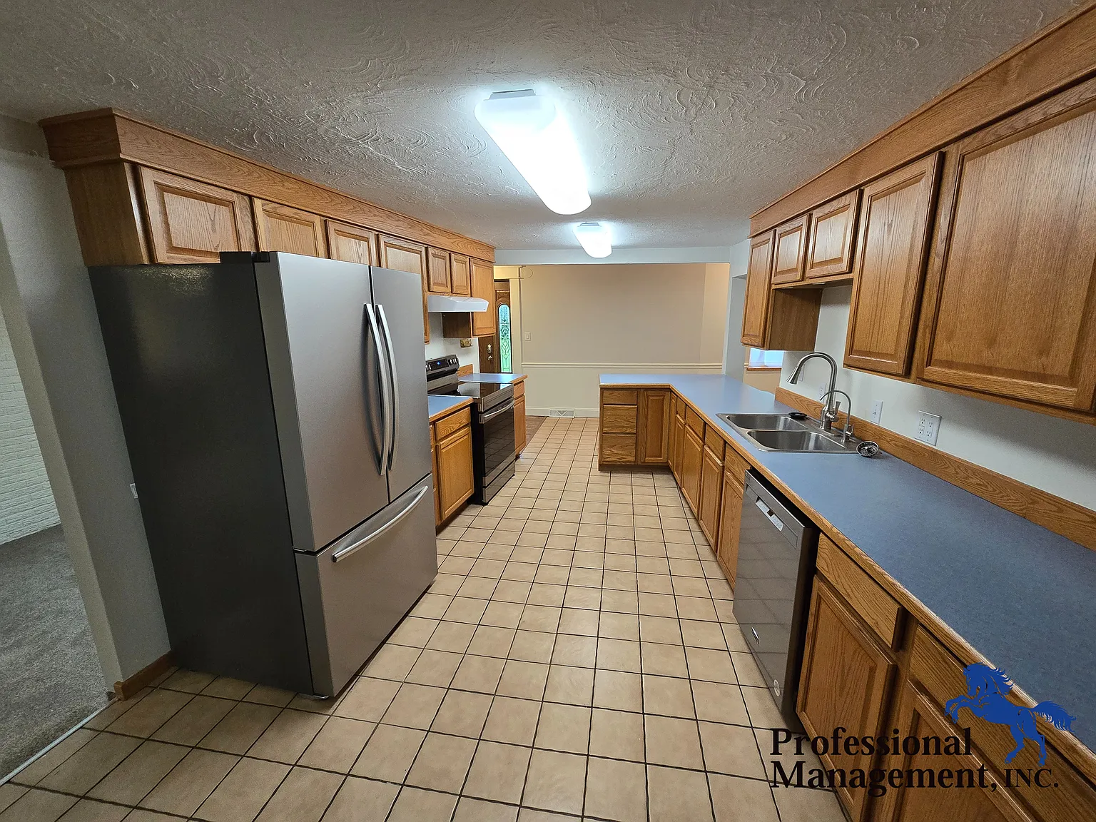 4 bed, 2850 sqft, $2,795 — Photo 2