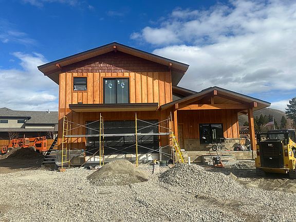 2nd image of 471 Maple Ridge Loop