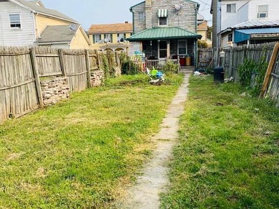 2nd image of 141 Lombard St