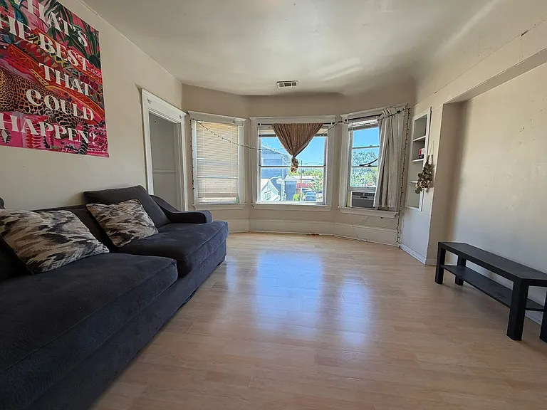 2017 Q St — Photo 30