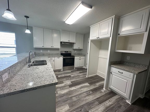 4th image of 2815 12th St #B