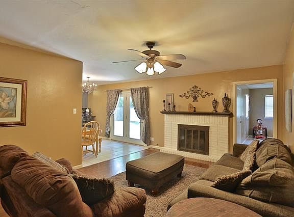 2nd image of 2517 S Elmwood Dr