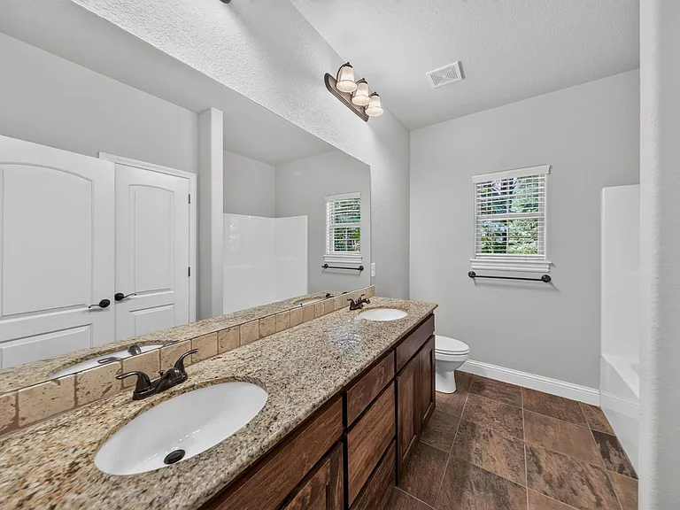 9 Monmouth Dr — Photo 9