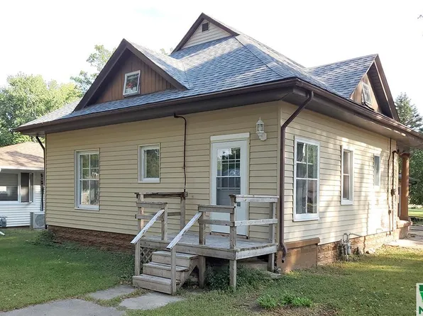 301 E 5th St, Sanborn, IA 51248