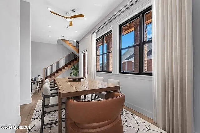 Building Photo - 42 Monmouth St #C