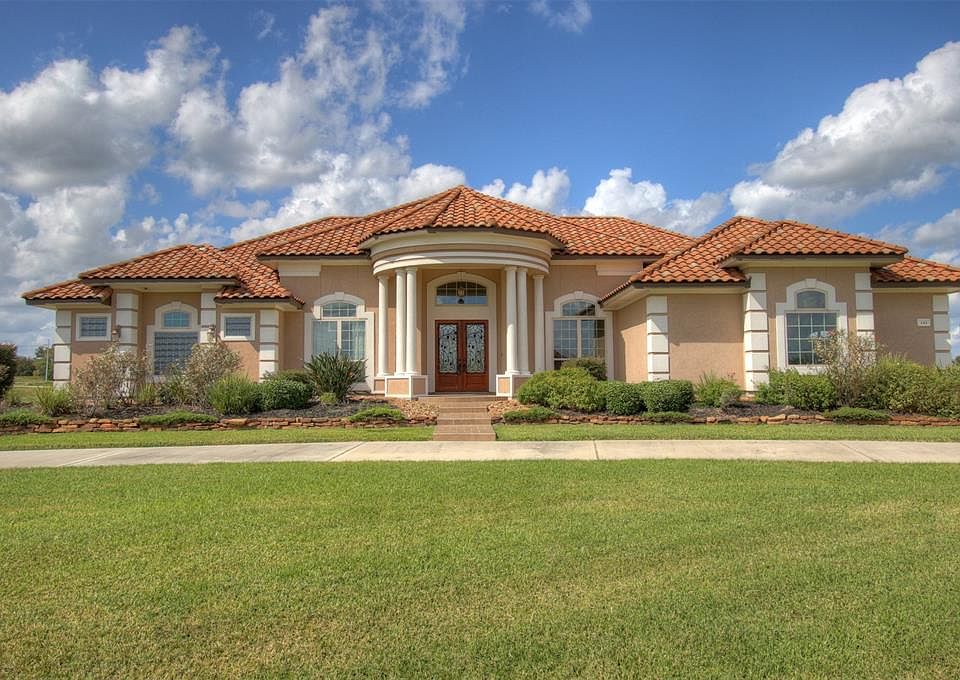 1st image of 133 Mia Lago Dr