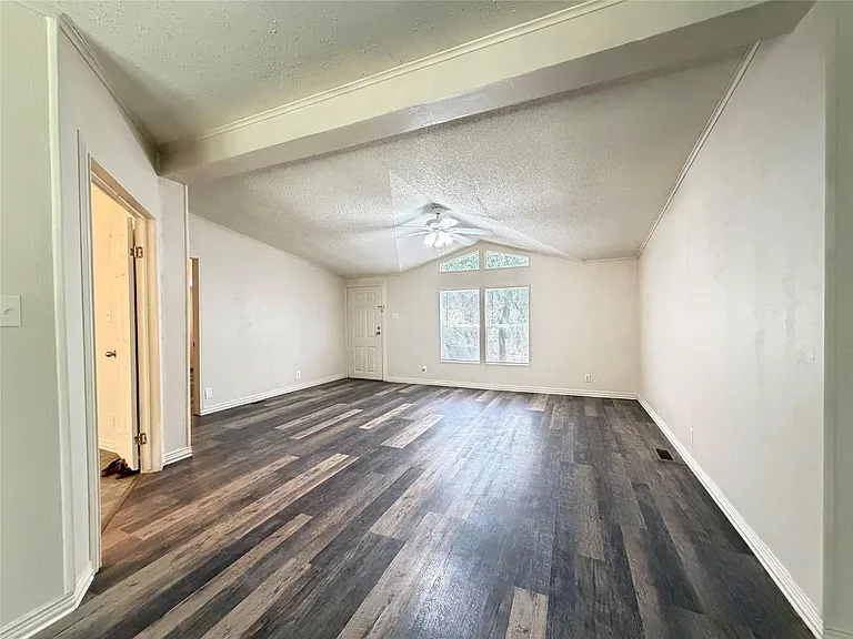 372 County Road 4450 — Photo 12