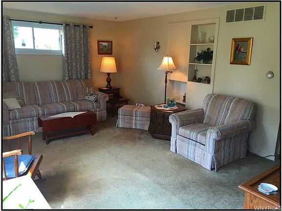 4th image of 160 Newell Ave