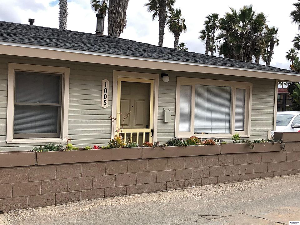 Front Entrance with patio