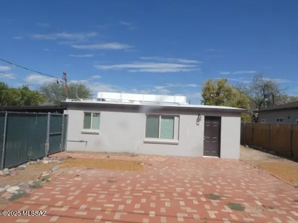 2706 N Eastgate Dr, Tucson, AZ 85712