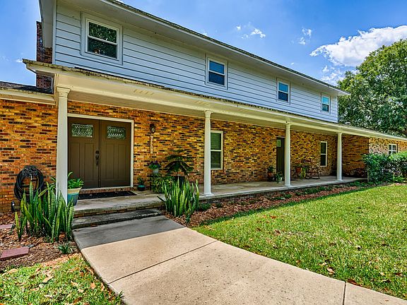 3rd image of 3021 SW 70th Ln