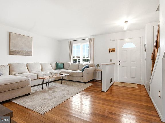 2nd image of 5752 Sunset View Ln